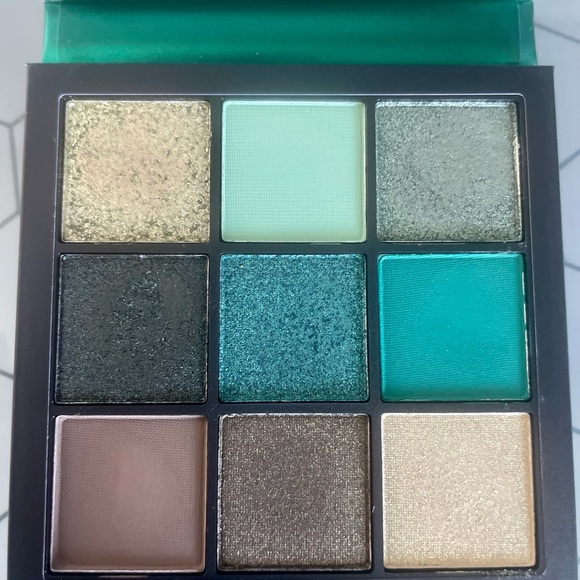EUC Huda Beauty Emerald Obsession Eyeshadow Palette - Picture 3 of 5